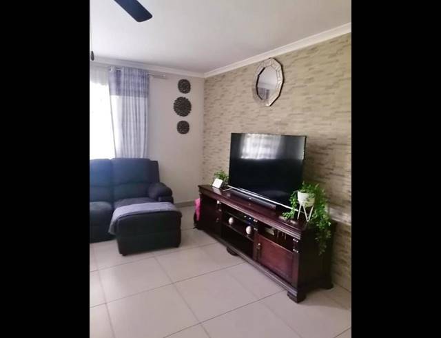 2 BEDROOM PROPERTY TO RENT IN UMLAZI CC